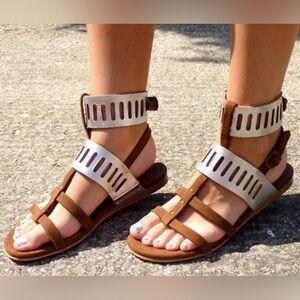 NEW! EMU Rowena Women's Oak Sandal Sz:7